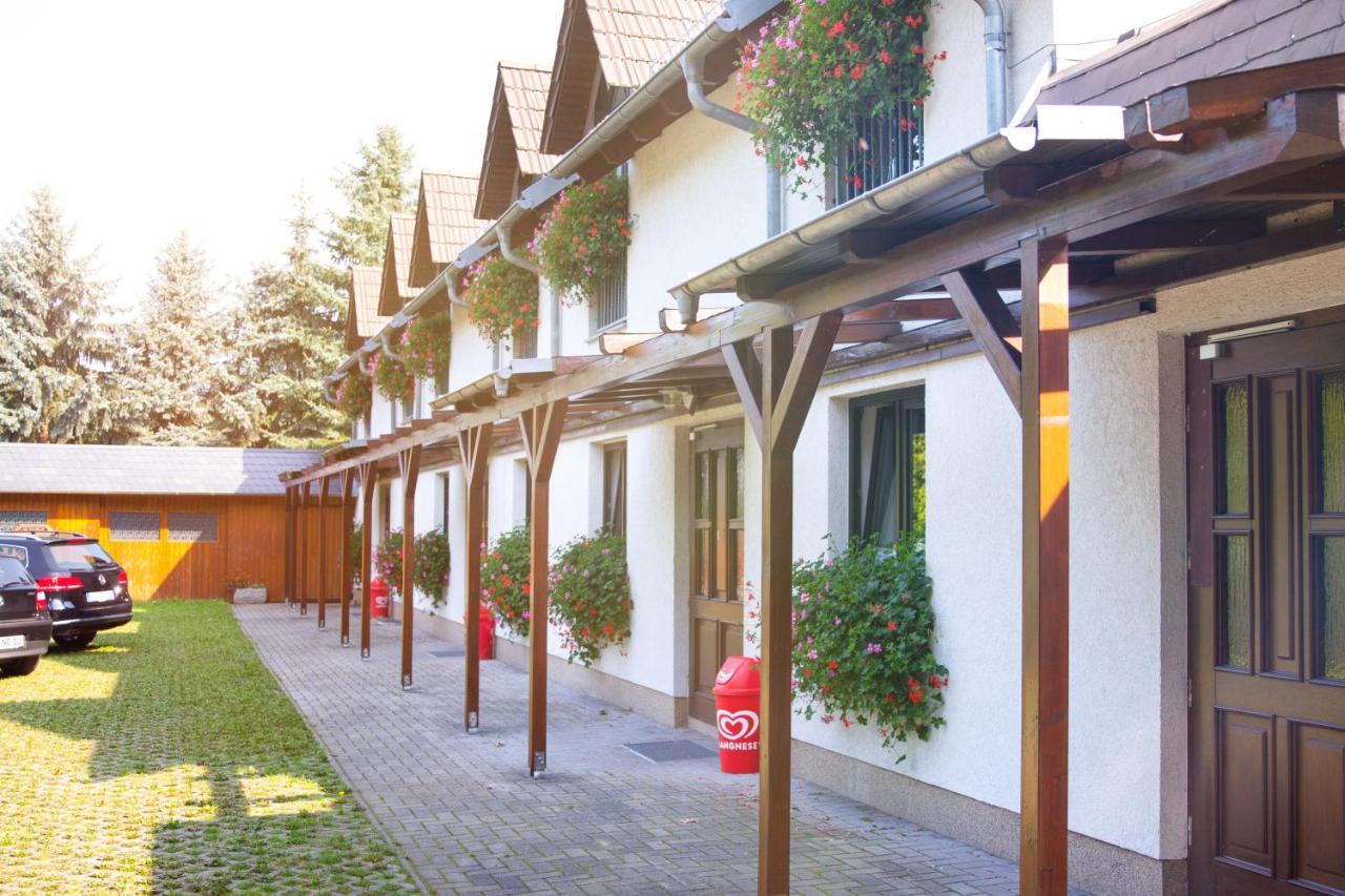 Hotel Schwarzes Ross Arnsdorf  Exterior foto